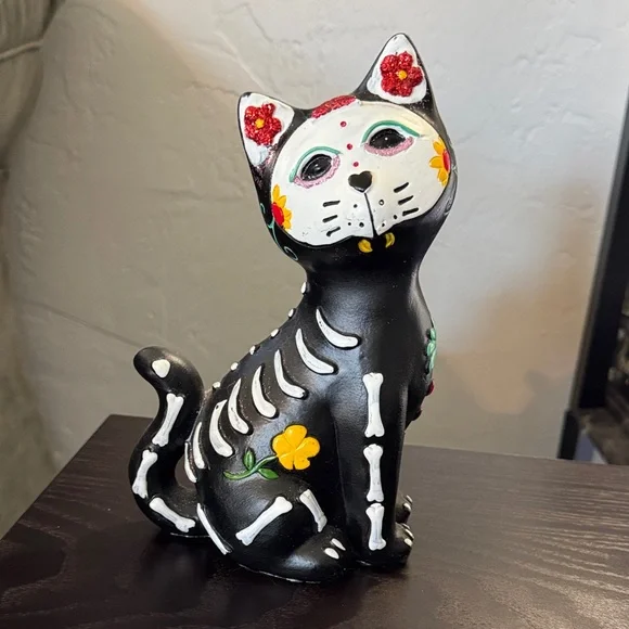 Day of the Dead Cat Figurine Set - Black and White - Picture 2 of 4